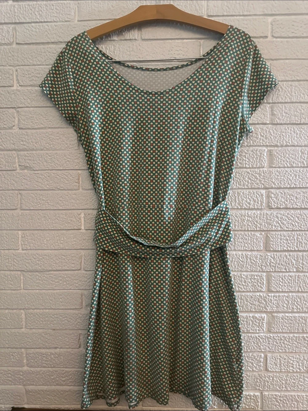 BLUE PLATYPUS FLORAL DRESS MEDIUM - Picture 1 of 5